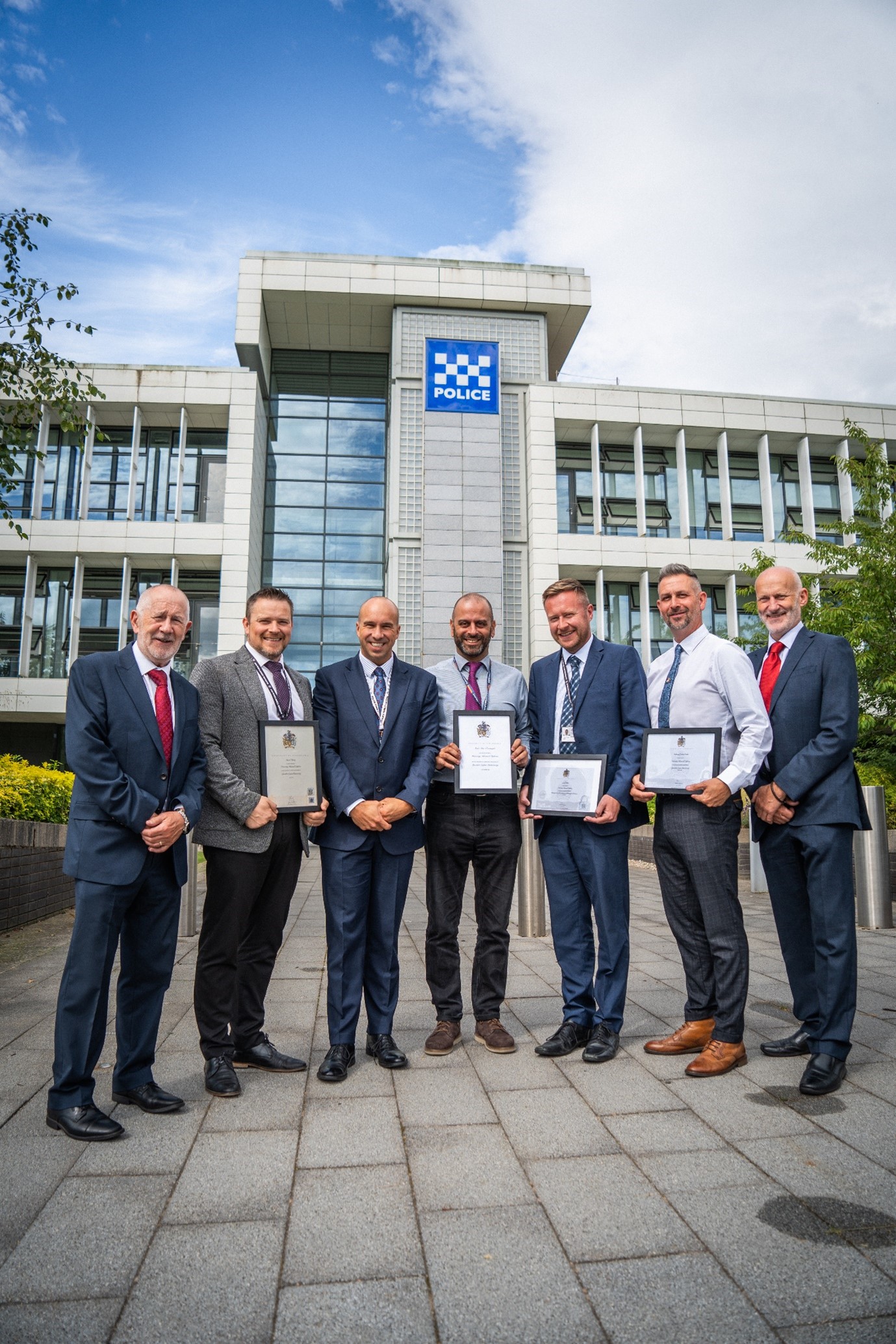 Detectives receive diplomas